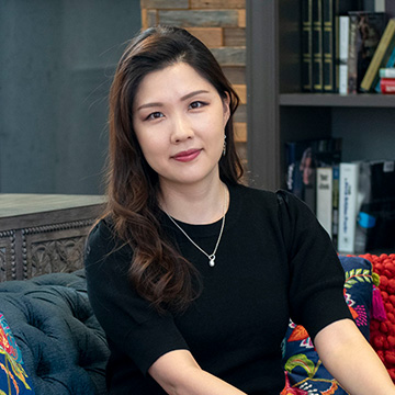 Min  Yi Park Photo